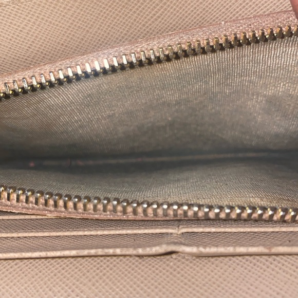 PRADA
Saffiano Lux Leather Wallet - Picture 6 of 8